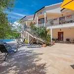 Klaudio Aqua Oaza Appartement